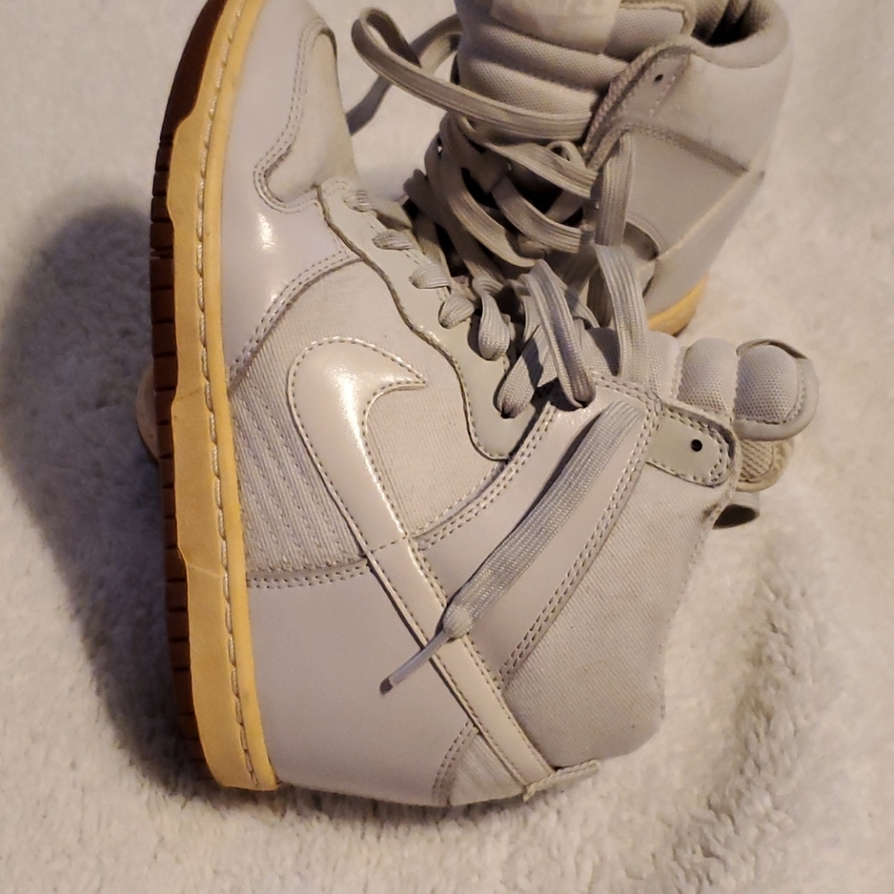 Shoes - Picture 2 of 3